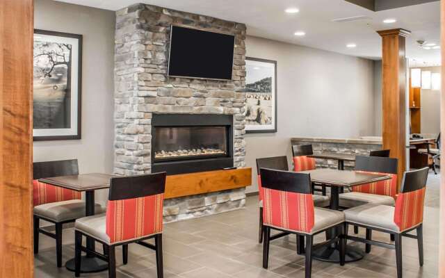 Comfort Suites Hartville - North Canton