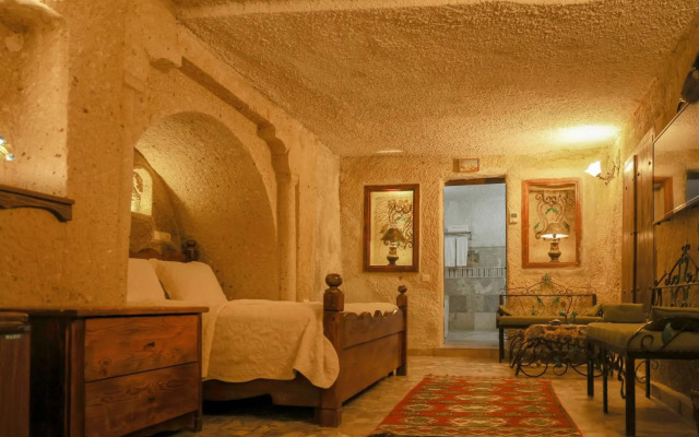 Maccan Cave Hotel