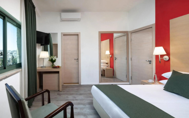 Legacy Hotel