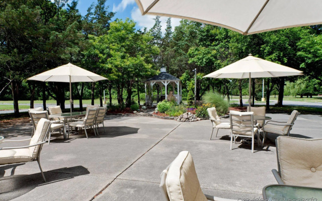 Radisson Hotel Rochester Airport
