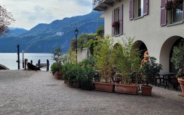 Spacious apartment at Como lake
