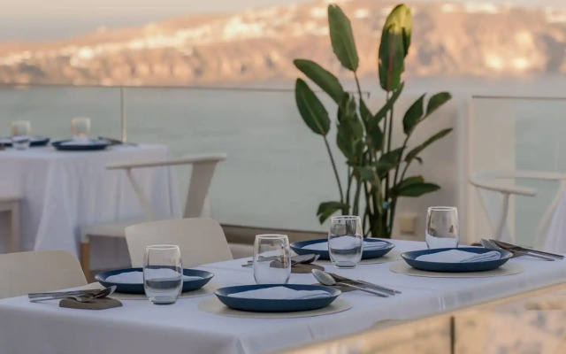 Apeiron Blue Santorini - Sustainable Adults Only 14+