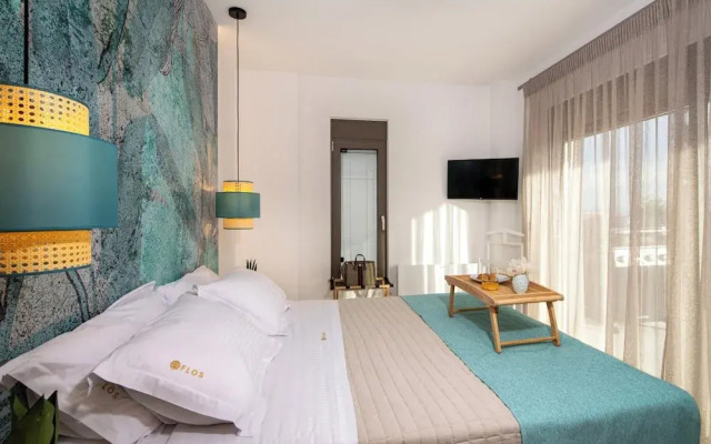 Flos Apartments