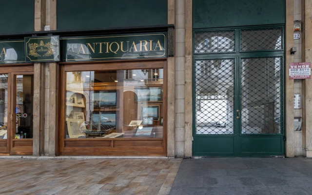 Turin Bed & Books by Wonderful Italy