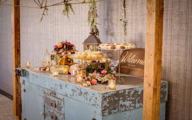 Holiday Inn Milwaukee Riverfront by IHG