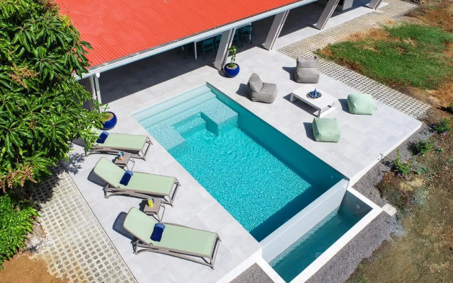 Villa 5* avec piscine et vue mer exceptionnelle