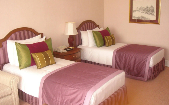 Taj Lands End