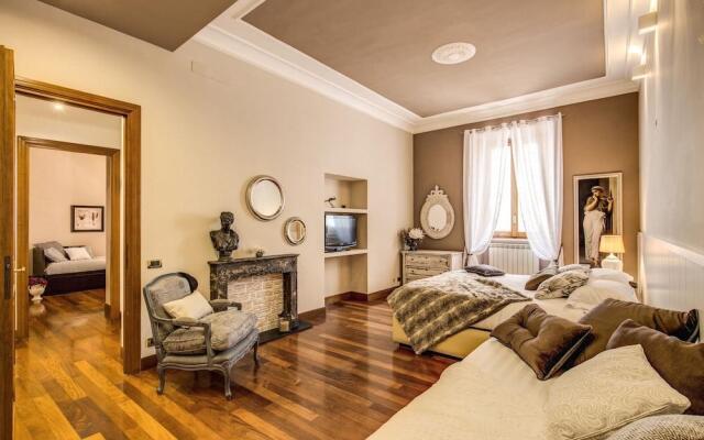 Spanish Steps Miracle Suite