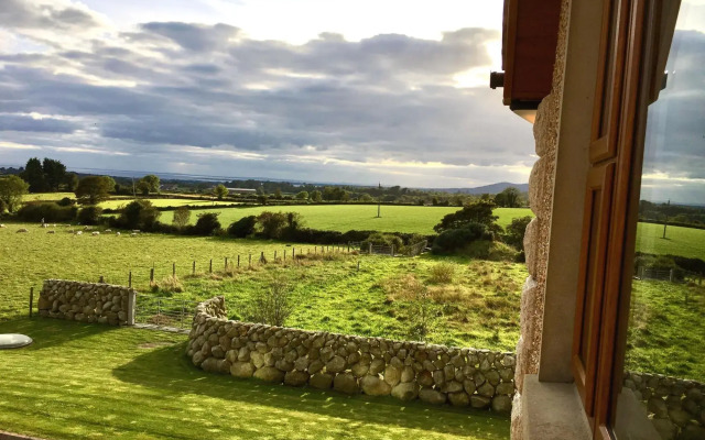 Mourne Country House