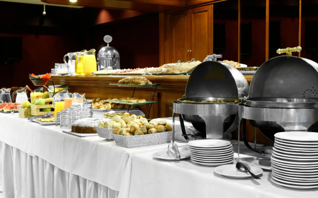 Cyan Americas Towers Hotel