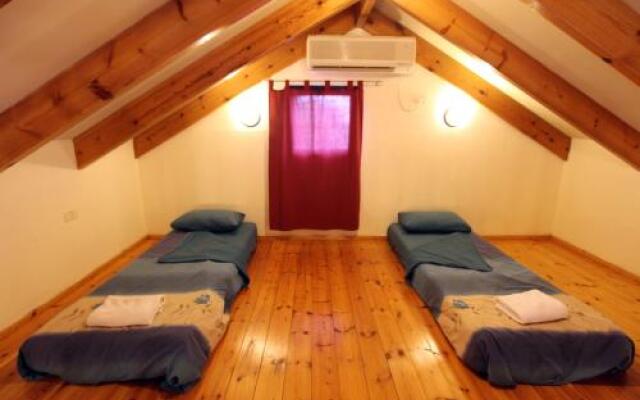 Cabins Tammuz