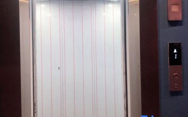 Xinzheng Hanfei Hotel (Golden Avenue store)