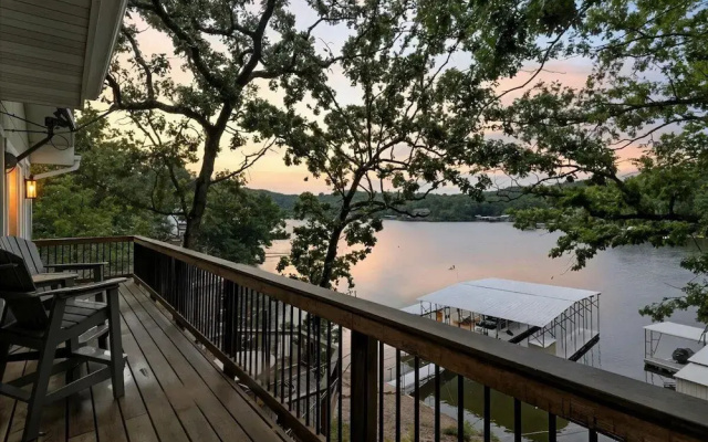 Garage Parking, Slide, Kayaks & Fun at 10mm