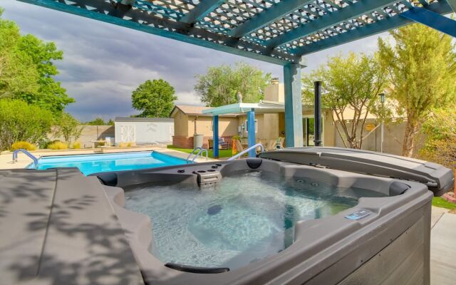 Albuquerque Oasis: Pool, Hot Tub & Putting Green!