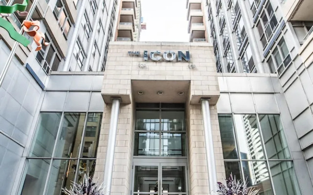 AOC Suites - Heart of Downtown  Condo