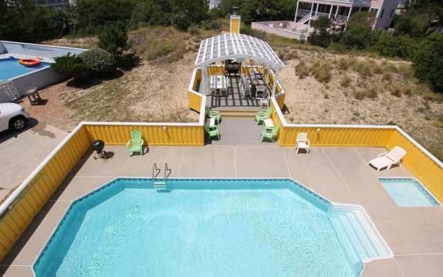 Mellow Yellow - 6 Br Home