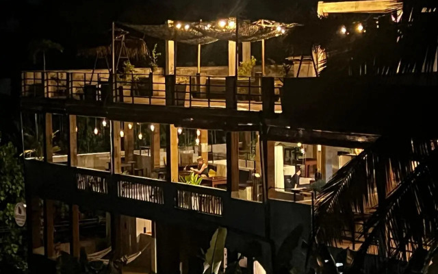 Coconut Surf Inn