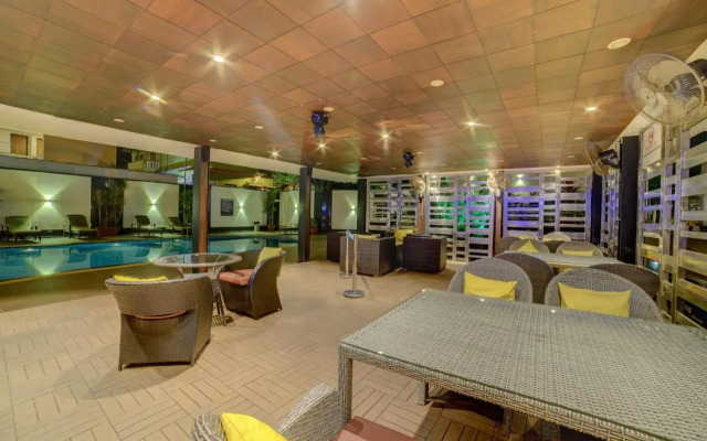 Fabhotel King S Court