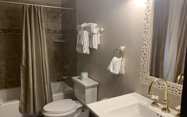 Riverside Hot Springs Inn & Spa - Adults Only