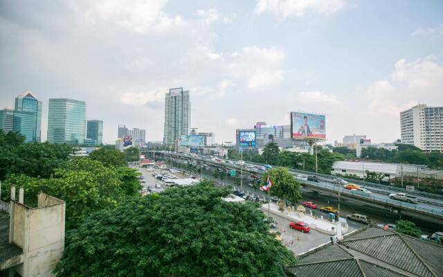 Le Paradis Bangkok Hotel & Residence