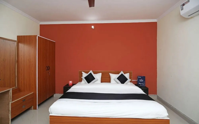 OYO 10877 Hotel R K Residency