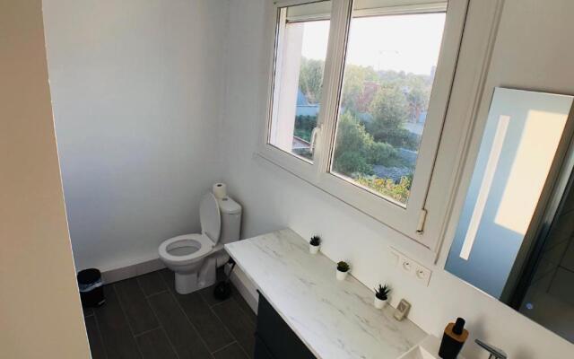 Charmant appartement 1-4 personnes, proche centre avec parking
