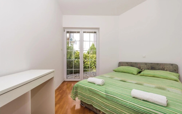 Nice Home in Novalja With Wifi and 3 Bedrooms