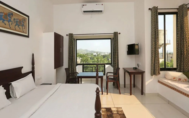 OYO 9723 Home Farm Stay Connaught Palace