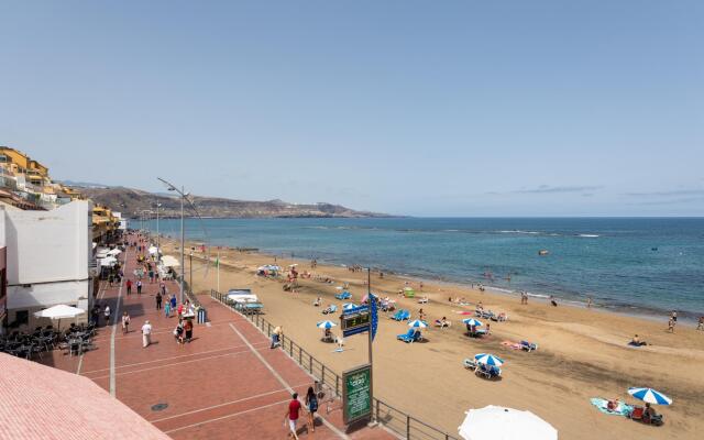 Nice beach views with terrace By CanariasGetaway