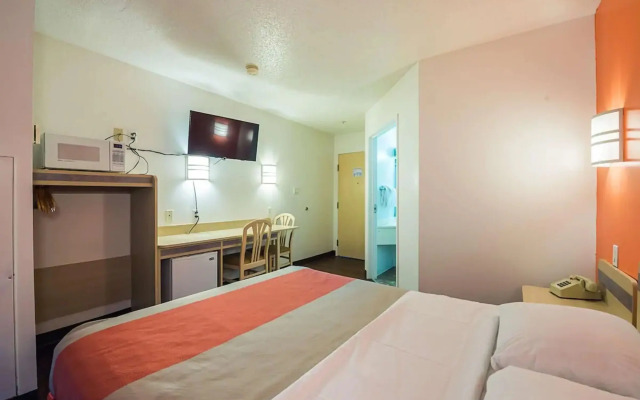 Sleep Inn & Suites Pigeon Forge - Downtown
