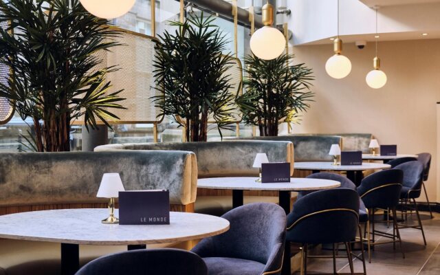 Le Monde Hotel