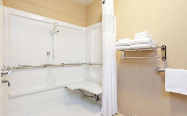 Hampton Inn & Suites Grove City