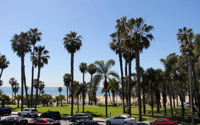 Bayside Hotel