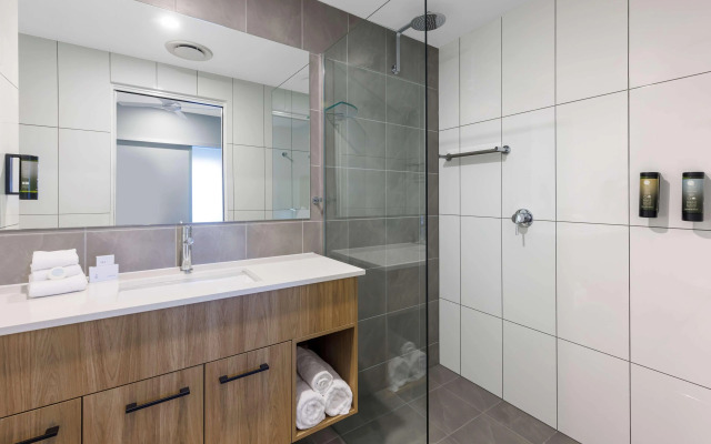 Best Western Plus North Lakes Hotel