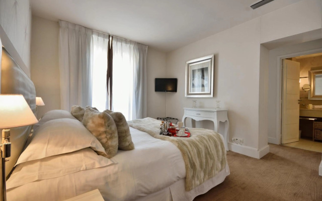 Hotel Renoir