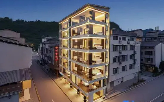 In 1982.Xi Resort Hotel