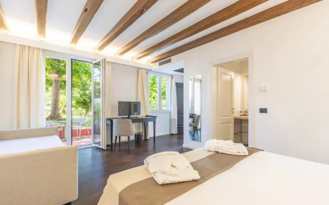 Raphael Hotel