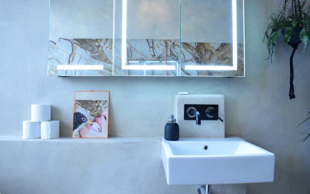 1 Bedroom Camberwell Apartment