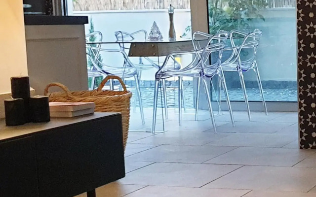 Etis garden seafront