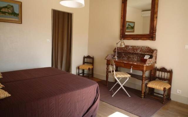 Au Cèdre de Saint Rémy Chambres d'Hôtes