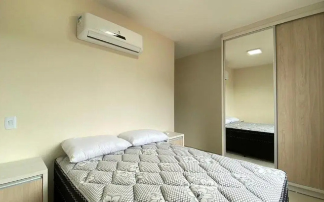 Lindo e Novíssimo Apartamento na Praia de Bombas.