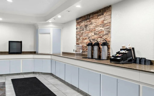 Red Roof Inn Auburn Hills