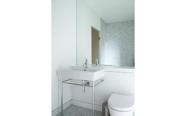 Light and functional flat in Chelsea, by Kings Road