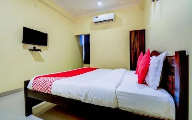 Oyo 22942 Hotel Opal