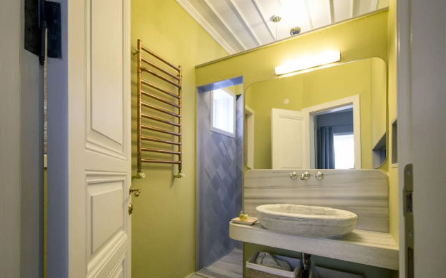 Ida Blue, Adatepe - Adults Only