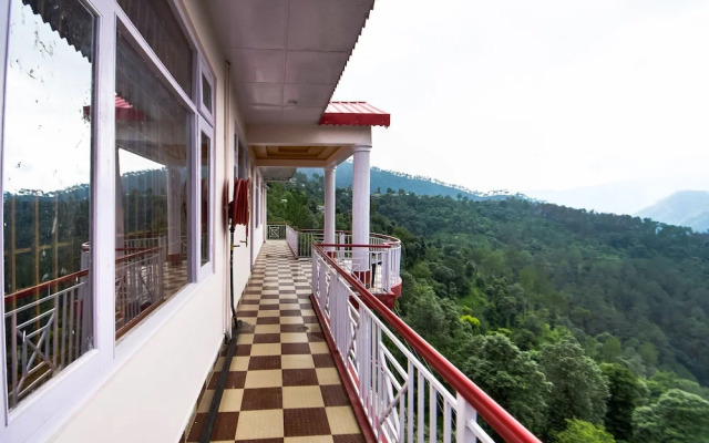 Oyo 47165 The Pine Stay