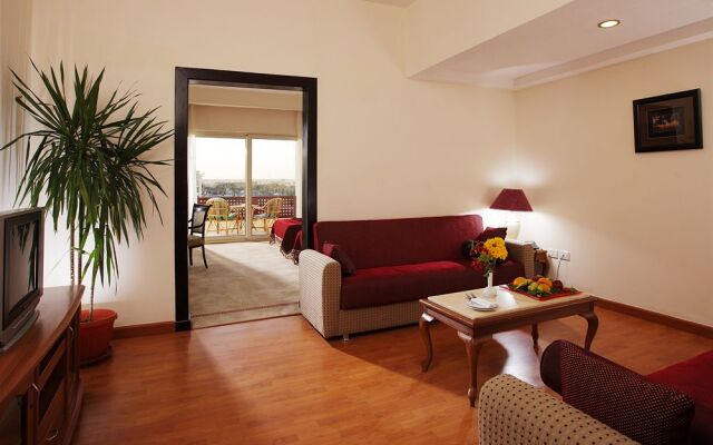 Golden 5 Sapphire Suites Hotel