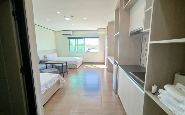 Emmaus condotel