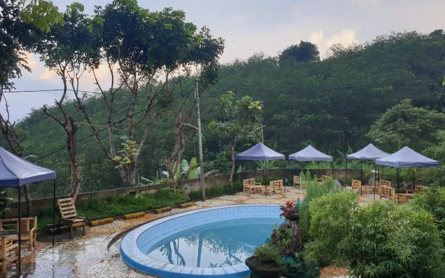 OYO 3040 D'pineapple Villa