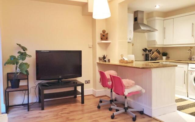 Lovely flat in West Kensington Central London